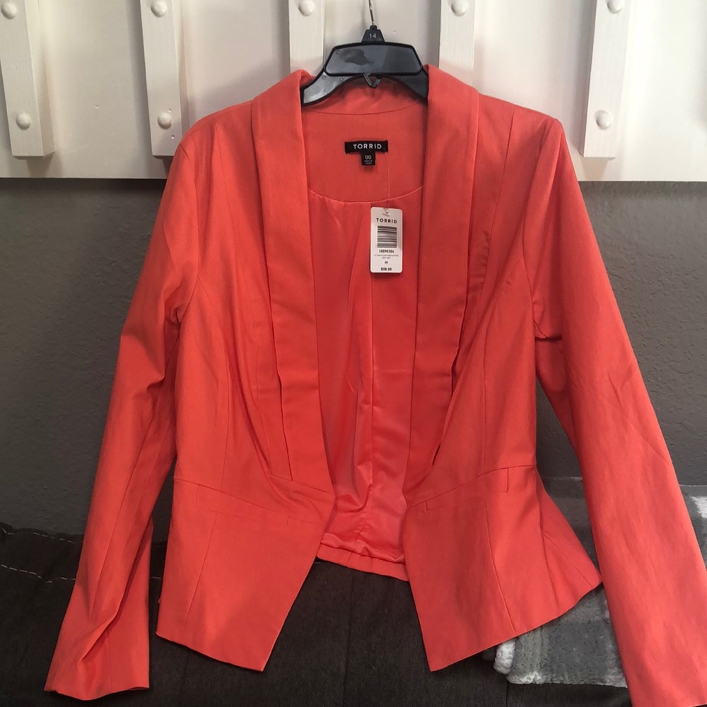 Torrid NWT Blazer Gorgeous Fall Color size 00 which is M-Lg in this brand!!